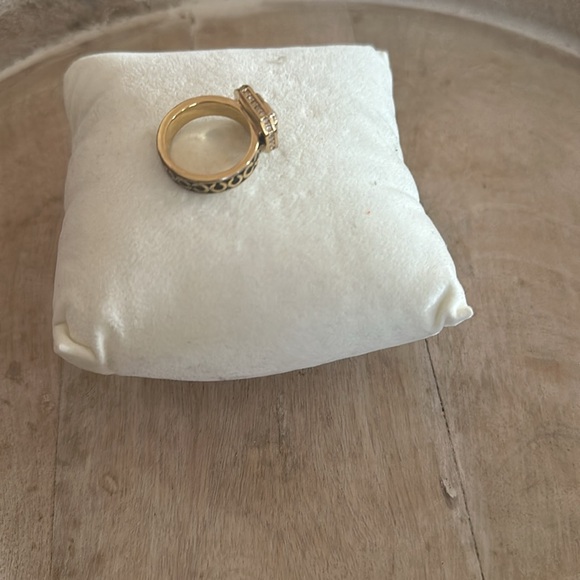 Coach size 8 ring. - Picture 7 of 7